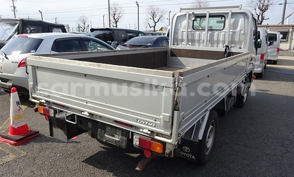 Nunua Ilio tumika Toyota Dyna Fedha Gari ndani ya Beitbridge nchini Matabeleland Kusini