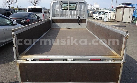 Nunua Ilio tumika Toyota Dyna Fedha Gari ndani ya Beitbridge nchini Matabeleland Kusini Nunua Ilio tumika Toyota Dyna Fedha Gari ndani ya Beitbridge nchini Matabeleland Kusini