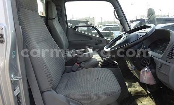 Nunua Ilio tumika Toyota Dyna Fedha Gari ndani ya Beitbridge nchini Matabeleland Kusini Nunua Ilio tumika Toyota Dyna Fedha Gari ndani ya Beitbridge nchini Matabeleland Kusini