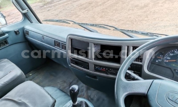 Acheter Occasion Utilitaire Nissan UD Blanc à Beitbridge, Matabeleland South Acheter Occasion Utilitaire Nissan UD Blanc à Beitbridge, Matabeleland South