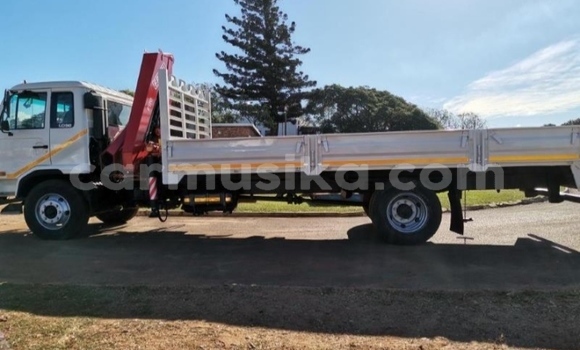 Acheter Occasion Utilitaire Nissan UD Blanc à Beitbridge, Matabeleland South Acheter Occasion Utilitaire Nissan UD Blanc à Beitbridge, Matabeleland South