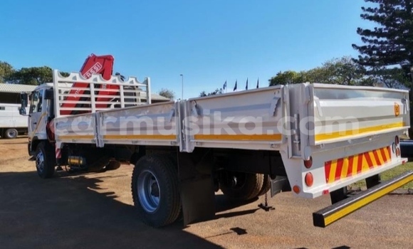 Acheter Occasion Utilitaire Nissan UD Blanc à Beitbridge, Matabeleland South Acheter Occasion Utilitaire Nissan UD Blanc à Beitbridge, Matabeleland South