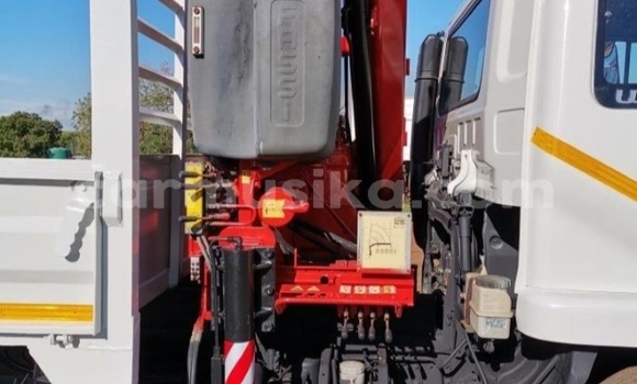 Acheter Occasion Utilitaire Nissan UD Blanc à Beitbridge, Matabeleland South Acheter Occasion Utilitaire Nissan UD Blanc à Beitbridge, Matabeleland South