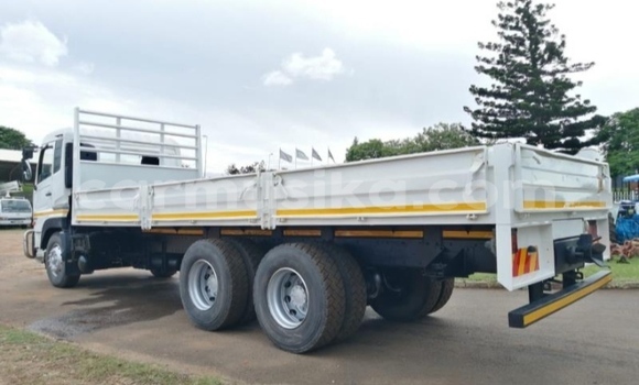 Acheter Occasion Utilitaire Nissan UD Blanc à Beitbridge, Matabeleland South Acheter Occasion Utilitaire Nissan UD Blanc à Beitbridge, Matabeleland South