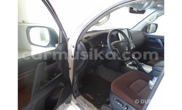 Buy Import Toyota Land Cruiser White Car in Import - Dubai in Harare Buy Import Toyota Land Cruiser White Car in Import - Dubai in Harare