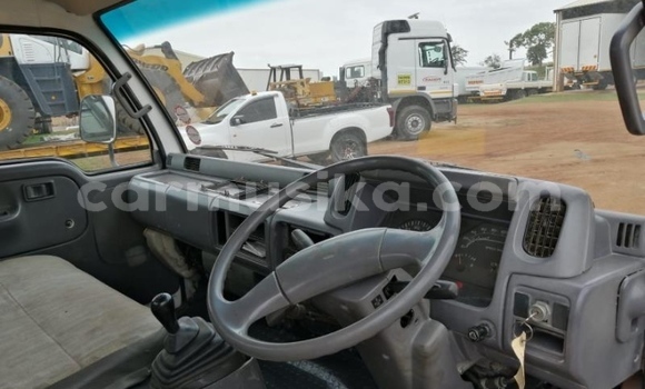 Acheter Occasion Utilitaire Nissan UD Blanc à Beitbridge, Matabeleland South Acheter Occasion Utilitaire Nissan UD Blanc à Beitbridge, Matabeleland South