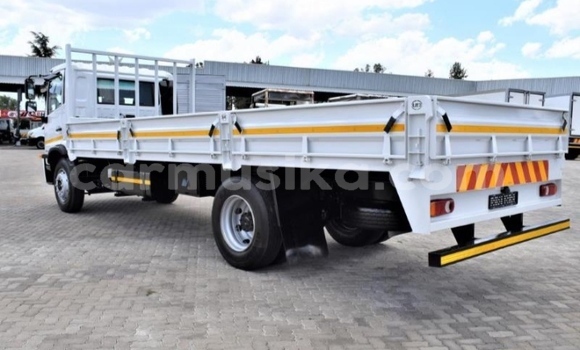 Acheter Occasion Utilitaire Nissan UD Blanc à Beitbridge, Matabeleland South Acheter Occasion Utilitaire Nissan UD Blanc à Beitbridge, Matabeleland South