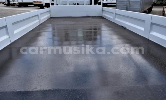 Acheter Occasion Utilitaire Nissan UD Blanc à Beitbridge, Matabeleland South Acheter Occasion Utilitaire Nissan UD Blanc à Beitbridge, Matabeleland South