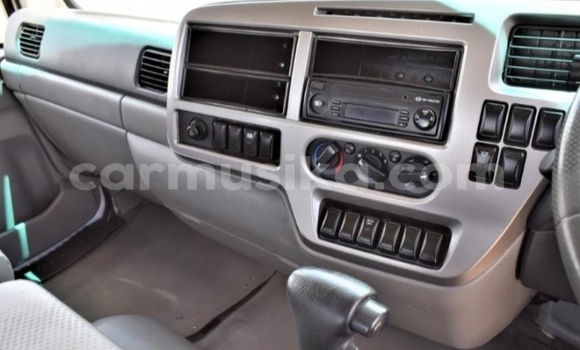 Acheter Occasion Utilitaire Nissan UD Blanc à Beitbridge, Matabeleland South Acheter Occasion Utilitaire Nissan UD Blanc à Beitbridge, Matabeleland South