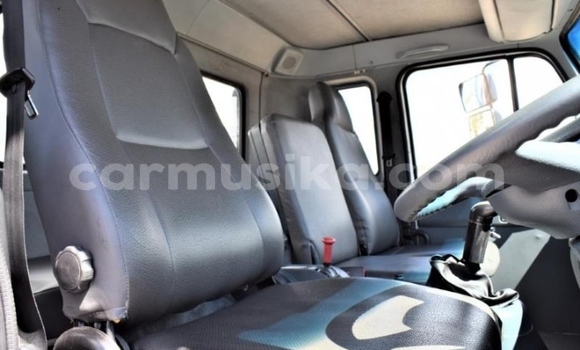 Nunua Ilio tumika Nissan UD Nyeupe Lori ndani ya Beitbridge nchini Matabeleland Kusini Nunua Ilio tumika Nissan UD Nyeupe Lori ndani ya Beitbridge nchini Matabeleland Kusini