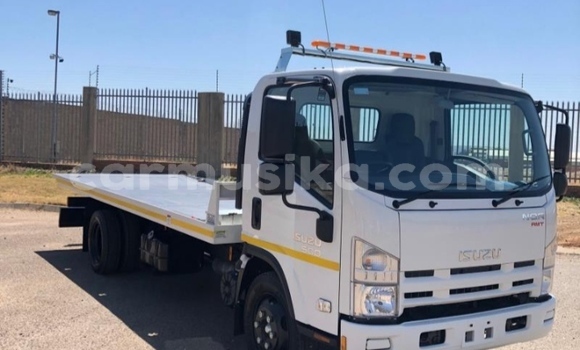 Buy Used Isuzu FTR 850 White Truck in Beitbridge in Matabeleland South
