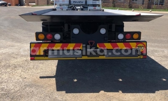 Acheter Occasion Utilitaire Isuzu FTR 850 Blanc à Beitbridge, Matabeleland South Acheter Occasion Utilitaire Isuzu FTR 850 Blanc à Beitbridge, Matabeleland South