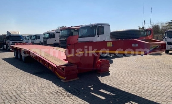 Acheter Occasion Utilitaire Hino 300 Rouge à Beitbridge, Matabeleland South Acheter Occasion Utilitaire Hino 300 Rouge à Beitbridge, Matabeleland South