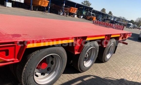 Acheter Occasion Utilitaire Hino 300 Rouge à Beitbridge, Matabeleland South Acheter Occasion Utilitaire Hino 300 Rouge à Beitbridge, Matabeleland South