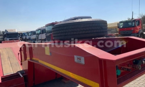 Acheter Occasion Utilitaire Hino 300 Rouge à Beitbridge, Matabeleland South Acheter Occasion Utilitaire Hino 300 Rouge à Beitbridge, Matabeleland South