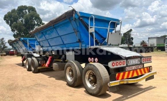 Buy Used Nissan UD Blue Truck in Beitbridge in Matabeleland South