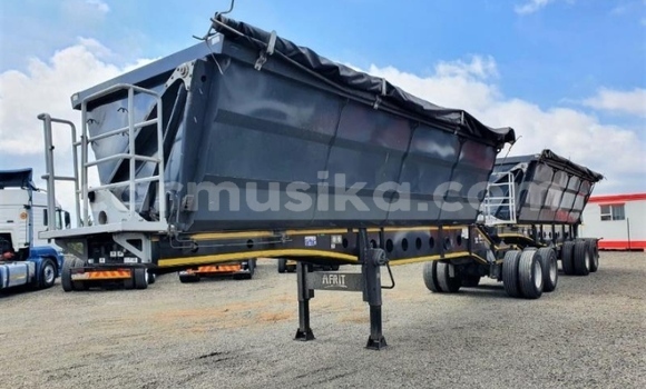 Acheter Occasion Utilitaire Hino 300 Series Autre à Beitbridge, Matabeleland South