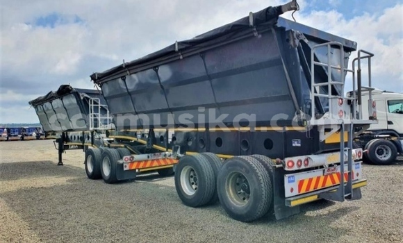 Acheter Occasion Utilitaire Hino 300 Series Autre à Beitbridge, Matabeleland South Acheter Occasion Utilitaire Hino 300 Series Autre à Beitbridge, Matabeleland South