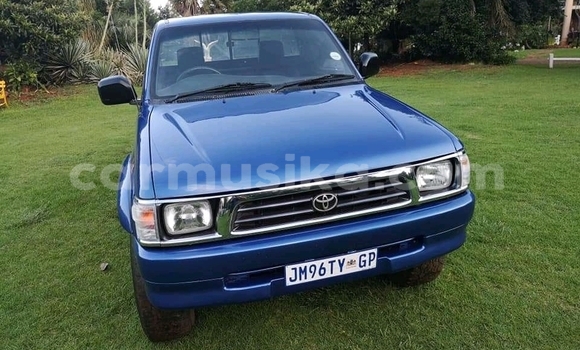 Nunua Ilio tumika Toyota Hilux Bluu Gari ndani ya Beitbridge nchini Matabeleland Kusini