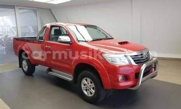 Nunua Ilio tumika Toyota Hilux Nyekundu Gari ndani ya Beitbridge nchini Matabeleland Kusini
