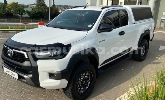 Buy Used Toyota Hilux White Car in Beitbridge in Matabeleland South Buy Used Toyota Hilux White Car in Beitbridge in Matabeleland South