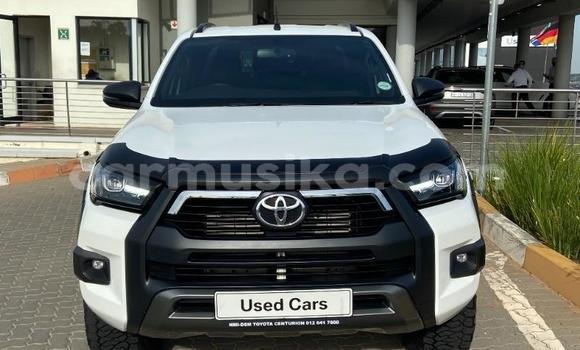 Buy Used Toyota Hilux White Car in Beitbridge in Matabeleland South Buy Used Toyota Hilux White Car in Beitbridge in Matabeleland South