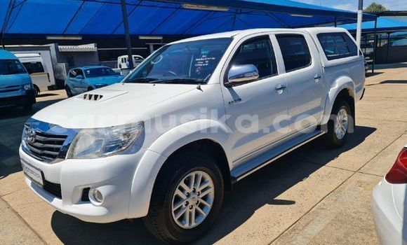 Acheter Occasion Voiture Toyota Hilux Blanc à Bulawayo, Bulawayo