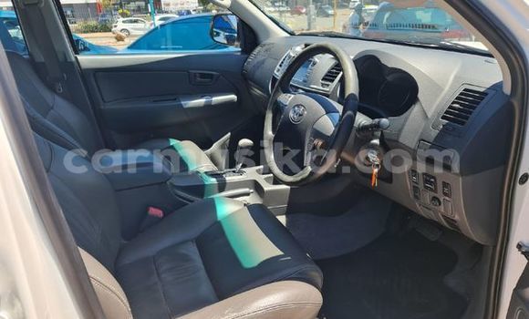 Tenga Tsaru Toyota Hilux Chena Mota in Bulawayo in Bulawayo Tenga Tsaru Toyota Hilux Chena Mota in Bulawayo in Bulawayo