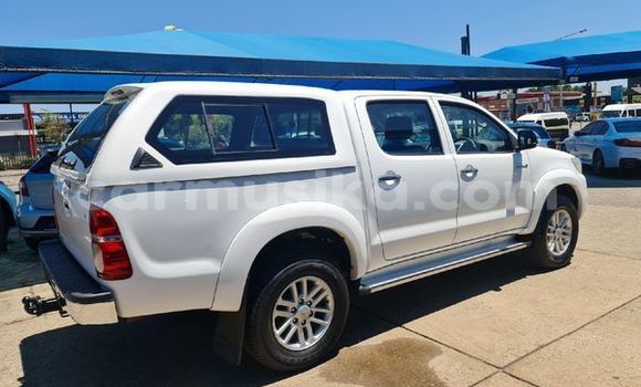 Tenga Tsaru Toyota Hilux Chena Mota in Bulawayo in Bulawayo Tenga Tsaru Toyota Hilux Chena Mota in Bulawayo in Bulawayo
