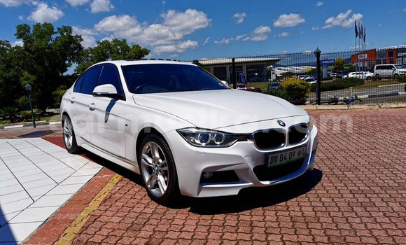 Nunua Ilio tumika BMW 3–Series Nyeupe Gari ndani ya Belvedere nchini Harare