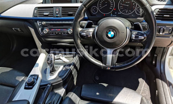 Nunua Ilio tumika BMW 3–Series Nyeupe Gari ndani ya Belvedere nchini Harare Nunua Ilio tumika BMW 3–Series Nyeupe Gari ndani ya Belvedere nchini Harare