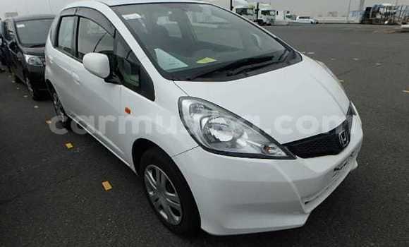 Acheter Occasion Voiture Honda Fit Blanc à Beitbridge, Matabeleland South Acheter Occasion Voiture Honda Fit Blanc à Beitbridge, Matabeleland South