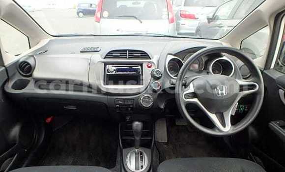 Acheter Occasion Voiture Honda Fit Blanc à Beitbridge, Matabeleland South Acheter Occasion Voiture Honda Fit Blanc à Beitbridge, Matabeleland South