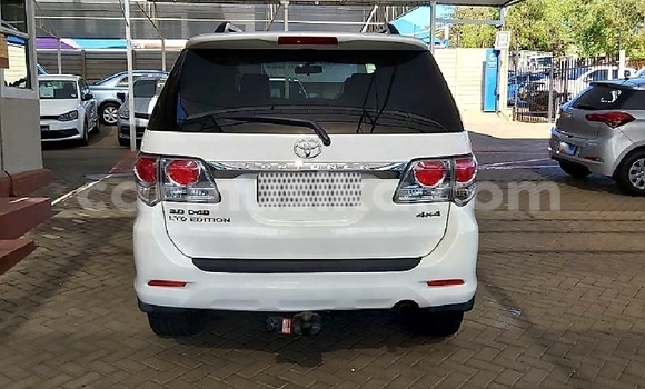 Buy Used Toyota Fortuner White Car in Beitbridge in Matabeleland South Buy Used Toyota Fortuner White Car in Beitbridge in Matabeleland South