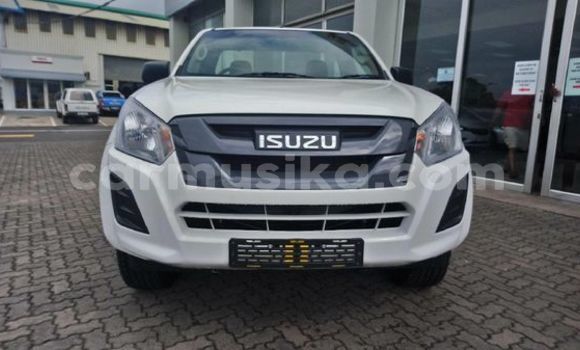 Buy Used Isuzu D–MAX White Car in Beitbridge in Matabeleland South