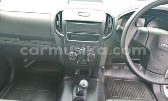Nunua Ilio tumika Isuzu D–MAX Nyeupe Gari ndani ya Beitbridge nchini Matabeleland Kusini Nunua Ilio tumika Isuzu D–MAX Nyeupe Gari ndani ya Beitbridge nchini Matabeleland Kusini
