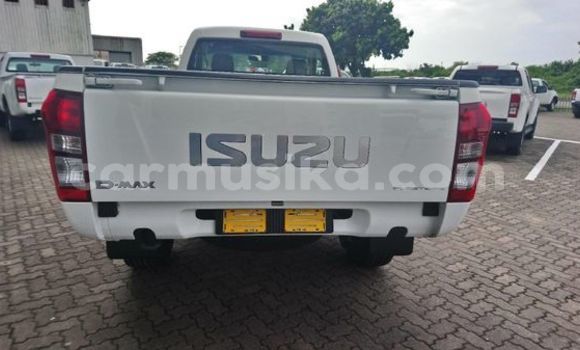 Nunua Ilio tumika Isuzu D–MAX Nyeupe Gari ndani ya Beitbridge nchini Matabeleland Kusini Nunua Ilio tumika Isuzu D–MAX Nyeupe Gari ndani ya Beitbridge nchini Matabeleland Kusini