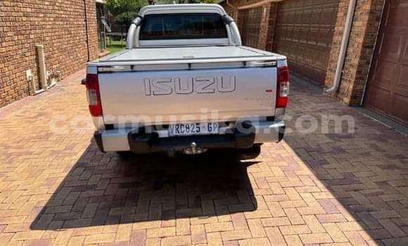 Acheter Occasion Voiture Isuzu KB Gris à Beitbridge, Matabeleland South Acheter Occasion Voiture Isuzu KB Gris à Beitbridge, Matabeleland South