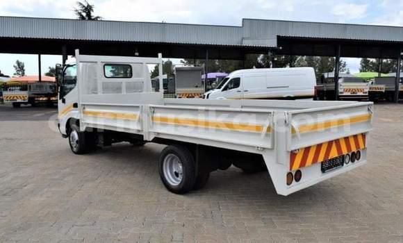 Acheter Occasion Voiture Toyota Dyna Blanc à Beitbridge, Matabeleland South Acheter Occasion Voiture Toyota Dyna Blanc à Beitbridge, Matabeleland South