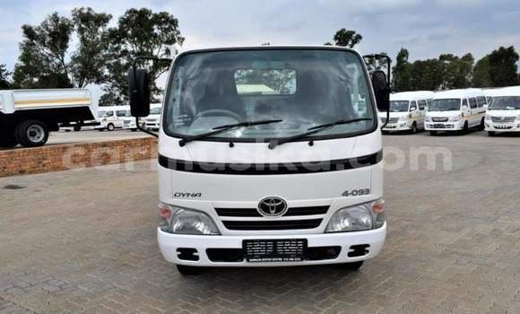 Acheter Occasion Voiture Toyota Dyna Blanc à Beitbridge, Matabeleland South Acheter Occasion Voiture Toyota Dyna Blanc à Beitbridge, Matabeleland South