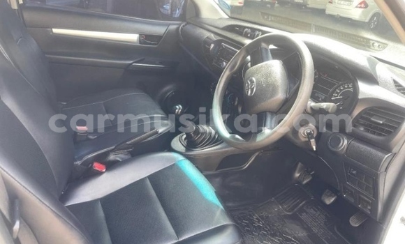 Tenga Tsaru Toyota Hilux Chena Mota in Beitbridge in Matabeleland South Tenga Tsaru Toyota Hilux Chena Mota in Beitbridge in Matabeleland South