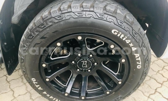 Acheter Occasion Voiture Toyota Hilux Blanc à Beitbridge, Matabeleland South Acheter Occasion Voiture Toyota Hilux Blanc à Beitbridge, Matabeleland South