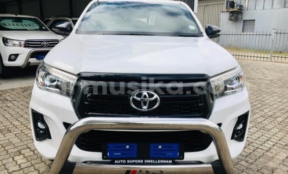 Tenga Tsaru Toyota Hilux Chena Mota in Beitbridge in Matabeleland South Tenga Tsaru Toyota Hilux Chena Mota in Beitbridge in Matabeleland South
