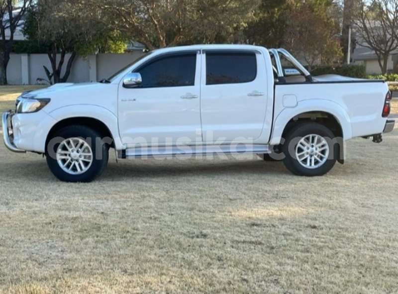 Big with watermark toyota hilux matabeleland south beitbridge 27786