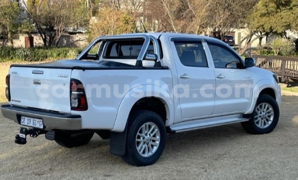 Acheter Occasion Voiture Toyota Hilux Blanc à Beitbridge, Matabeleland South Acheter Occasion Voiture Toyota Hilux Blanc à Beitbridge, Matabeleland South