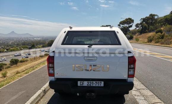Acheter Occasion Voiture Isuzu KB Blanc à Beitbridge, Matabeleland South Acheter Occasion Voiture Isuzu KB Blanc à Beitbridge, Matabeleland South
