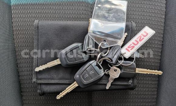 Acheter Occasion Voiture Isuzu KB Blanc à Beitbridge, Matabeleland South Acheter Occasion Voiture Isuzu KB Blanc à Beitbridge, Matabeleland South