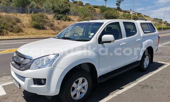 Acheter Occasion Voiture Isuzu KB Blanc à Beitbridge, Matabeleland South Acheter Occasion Voiture Isuzu KB Blanc à Beitbridge, Matabeleland South