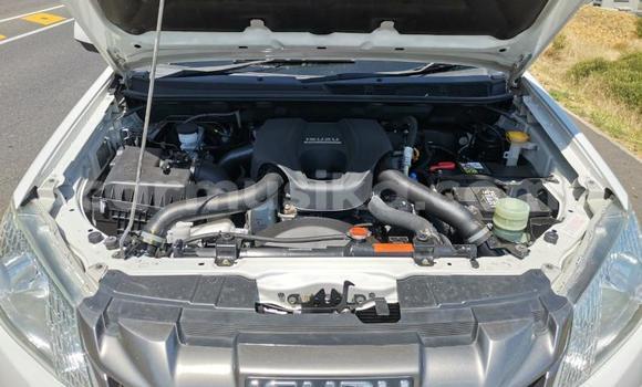 Acheter Occasion Voiture Isuzu KB Blanc à Beitbridge, Matabeleland South Acheter Occasion Voiture Isuzu KB Blanc à Beitbridge, Matabeleland South