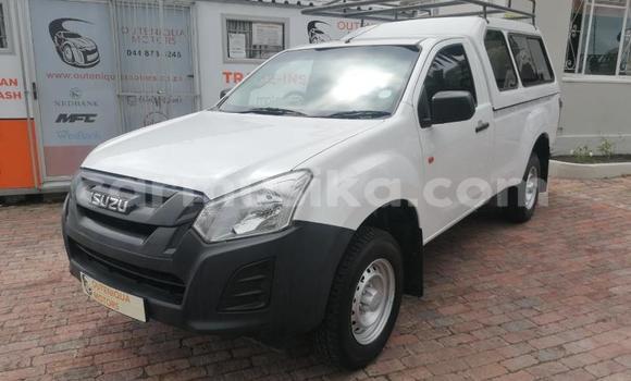 Tenga Tsaru Isuzu KB Chena Mota in Beitbridge in Matabeleland South